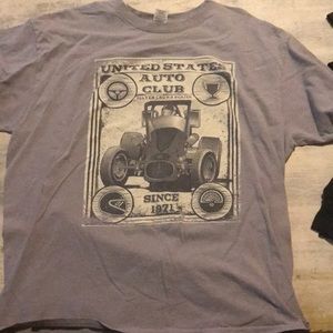 Gray shirt sleeve t-shirt